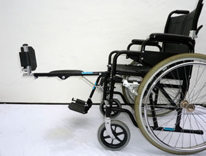 Elevating legrest wheelchair